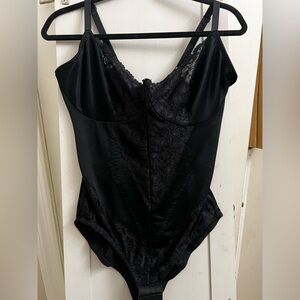 Elegant Fundamentals Black Lace Bodysuit shaper size 40D